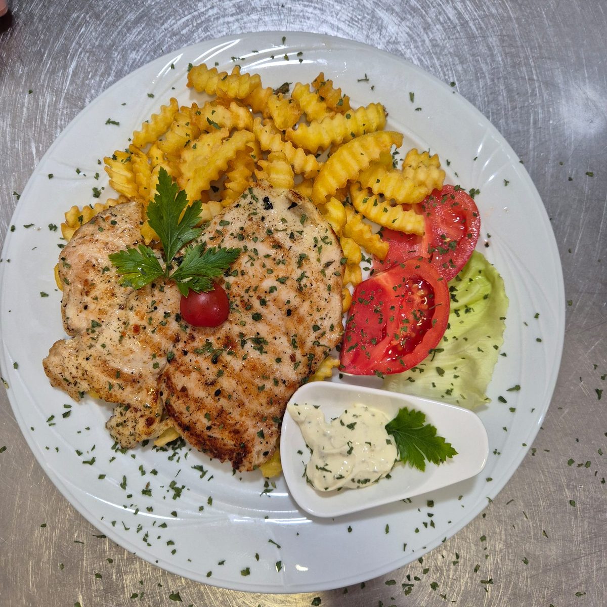 Paradajz salata — tomato salad